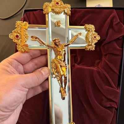 Mirrored Crucifix in red felt lined box