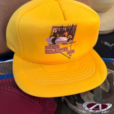 Huge Lot of Vintage baseball caps/hats - see description