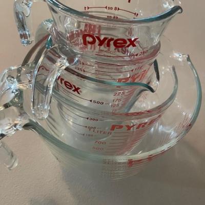 Pyrex LOT