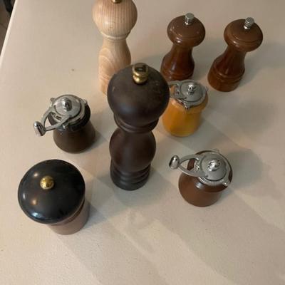 Misc Salt N Pepper Shakers and Grinders