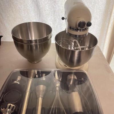 Kitchen Aide White With Accessories