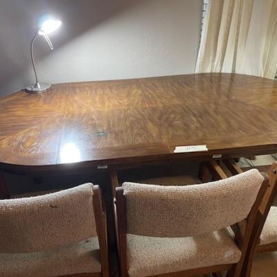 Table with 4 Chairs