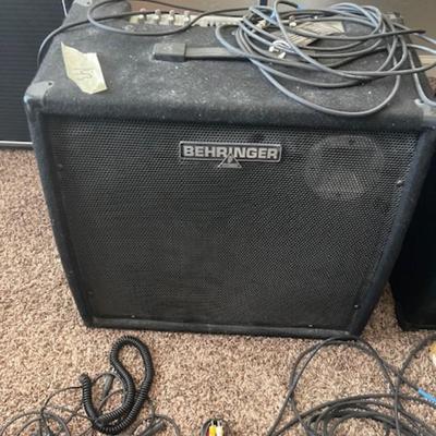 Behringer AMP