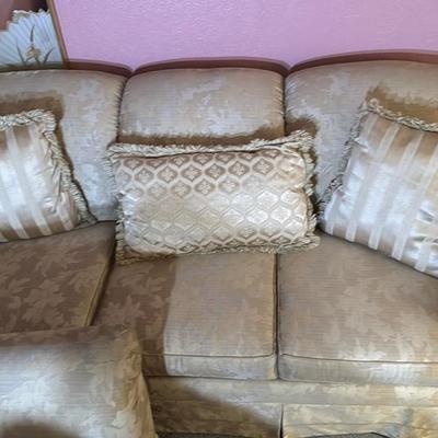 Elegant Floral Pattern Sofa