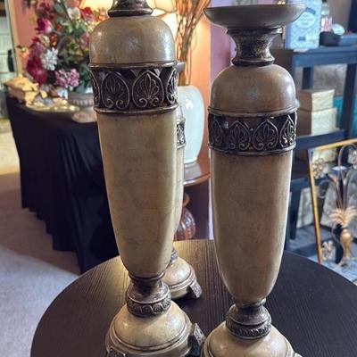 Elegant Decorative Candleholders Set