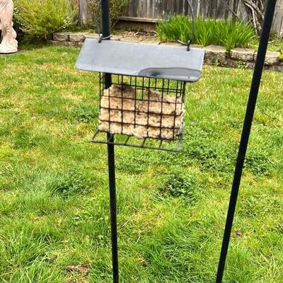 Metal Bird Feeder with Handle