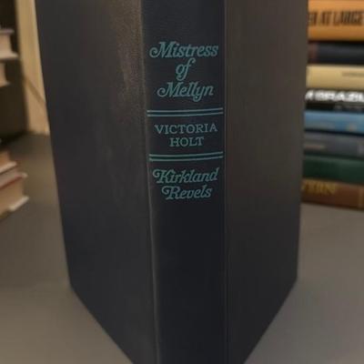 Mistress of Mellyn Book