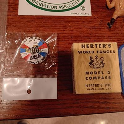 AN ASSORTMENT OF SMALL ITEMS