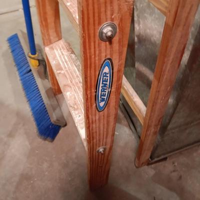 WERNER 3 FT WOODEN LADDER, PUSH BROOM AND SMALL FOLDING DOLLY