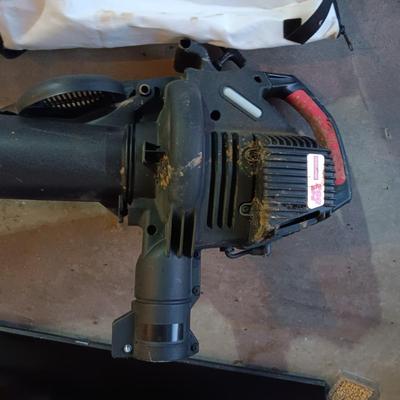 CRAFTSMAN 200 MPH GAS LEAF BLOWER AND VACUUM