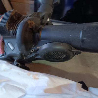 CRAFTSMAN 200 MPH GAS LEAF BLOWER AND VACUUM