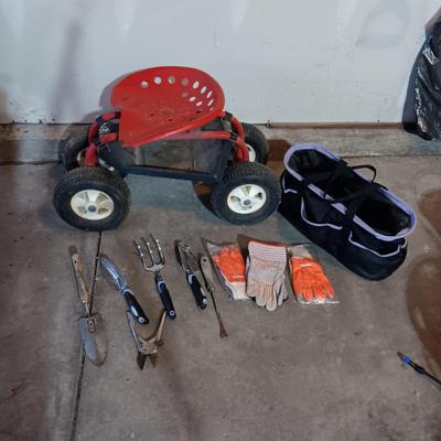 GARDEN TRACTOR AND GARDENING HAND TOOLS