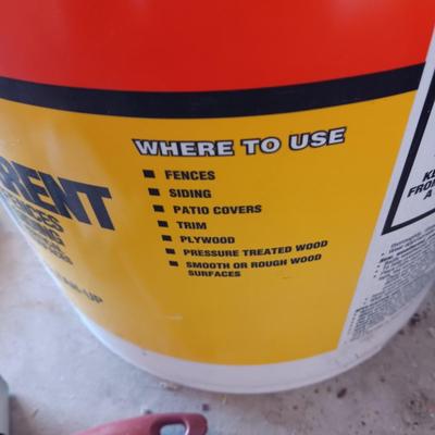 NEW 5 GALLON BUCKET OF BEHR SEMI-TRANSPARENT STAIN AND 2 BRUSHES