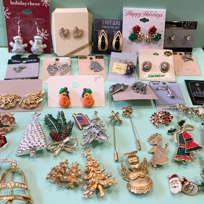 Mixed Jewelry Lot Carded & Holiday Pieces