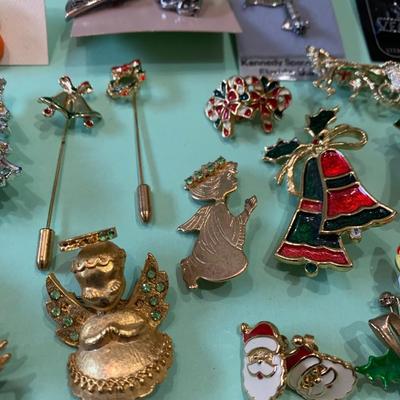Mixed Jewelry Lot Carded & Holiday Pieces