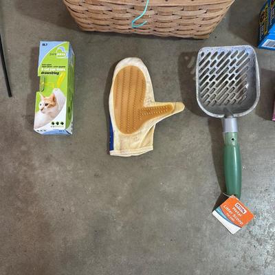 FOR THE CAT(S) IN YOUR LIFE
