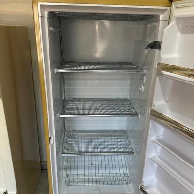 WHIRLPOOL UPRIGHT FREEZER