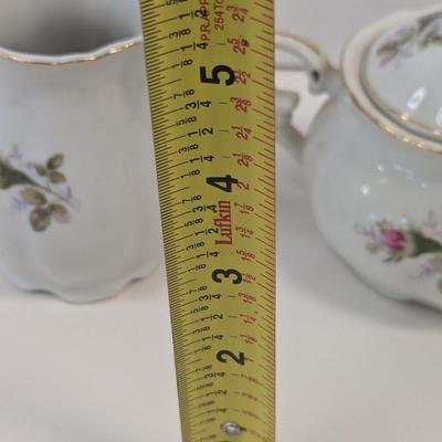 20 Pieces Of China Floral Tea Set