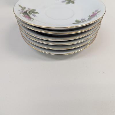 20 Pieces Of China Floral Tea Set