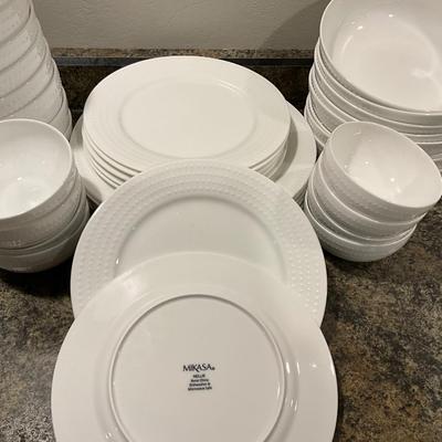 Mikasa Nellie Set of Dishes