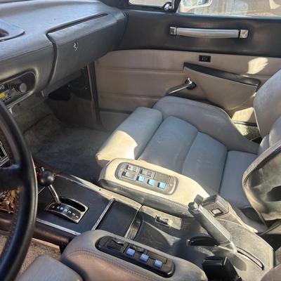 1984 Avanti studebaker 2 door car