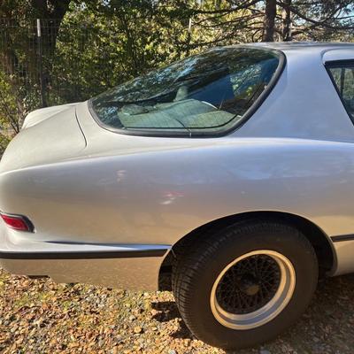 1984 Avanti studebaker 2 door car