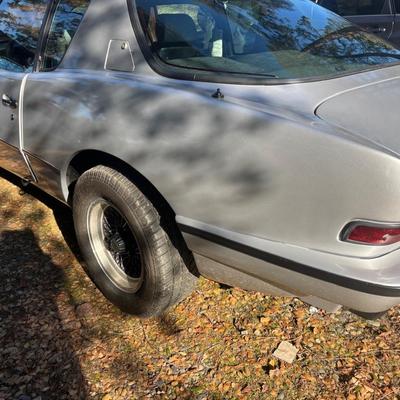 1984 Avanti studebaker 2 door car