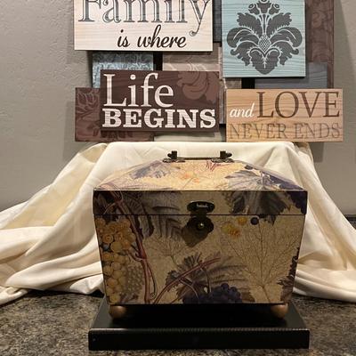 New Wall Decor with decorative box