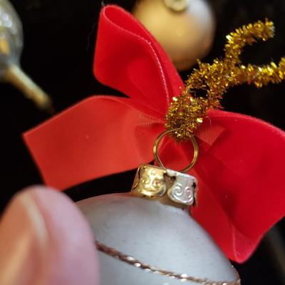 Pier 1 Silver and Gold Christmas (LR-KD)