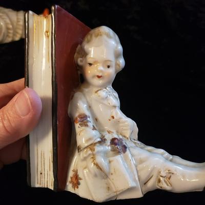 Victorian Style Bookends and Vase (LR-KD)