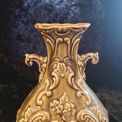 Victorian Style Bookends and Vase (LR-KD)