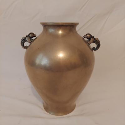 Vintage Brass Urn w/ Etching (B2-BBL)