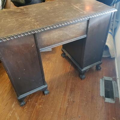 Antique Wooden Claw Foot Desk (LR-KD)