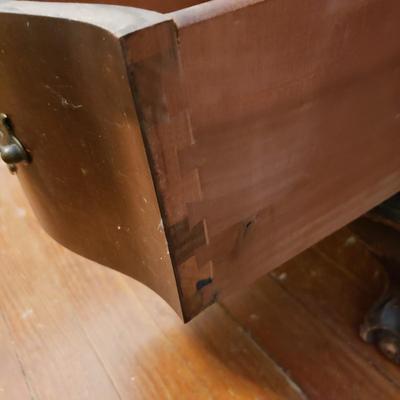Antique Wooden Claw Foot Desk (LR-KD)