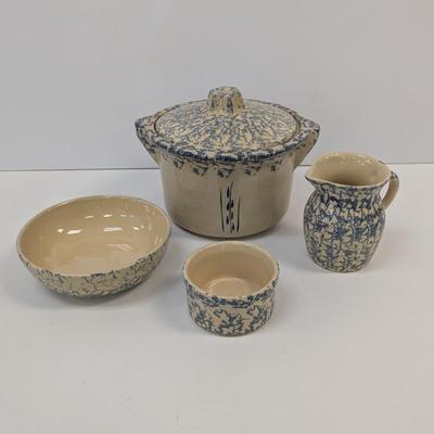 Roseville Pottery Bean Pot Bowls & Creamer