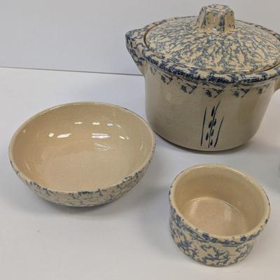 Roseville Pottery Bean Pot Bowls & Creamer
