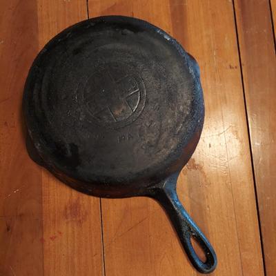 Griswold Cast Iron Skillet (B2-BBL)