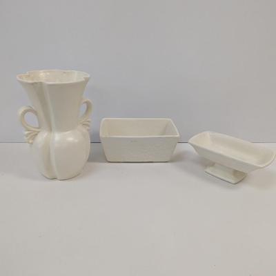 Haeger White Fluted Vase Butterfly Handles 1950's 9" Tall Hull F17 & McCoy Planters