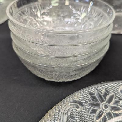 17 Pieces Of Tiara Indiana Glass & Anchor Hocking Dishes #61