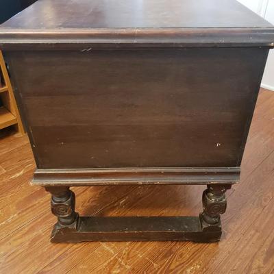Forest Park Cedar Chest (LR-KD)