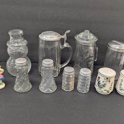 Salt & Pepper Shakers Tankard & Jars #67