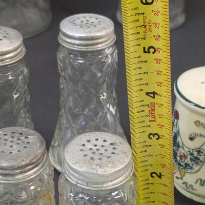 Salt & Pepper Shakers Tankard & Jars #67