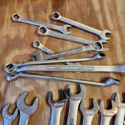 Lot of Tools Craftsman, WorkZone, Screwdrivers, Wrenches SAE Metric