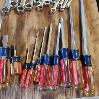 Lot of Tools Craftsman, WorkZone, Screwdrivers, Wrenches SAE Metric