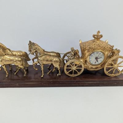 Vintage United Corp Goldtone Metal Horse & Carriage Clock