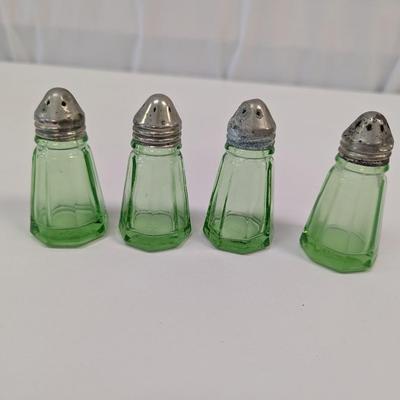 Green Uranium Salt & Pepper Shakers