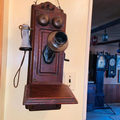 LOT 29: Antique Early 20th Century Wood Wall Crank Telephone