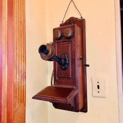 LOT 29: Antique Early 20th Century Wood Wall Crank Telephone