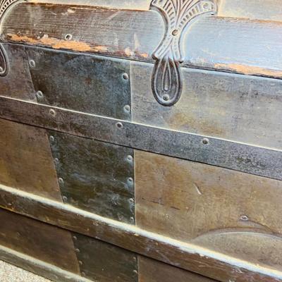 LOT 49: Vintage/Antique Camelback Steamer Trunk