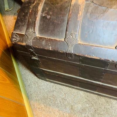 LOT 49: Vintage/Antique Camelback Steamer Trunk